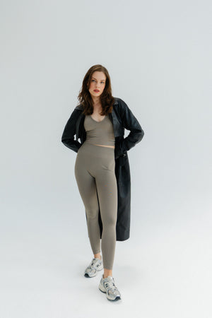 legginsy do jogi w kolorze greige