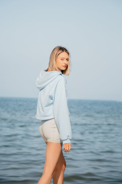 niebieskie hoodie do jogi i ćwiczeń