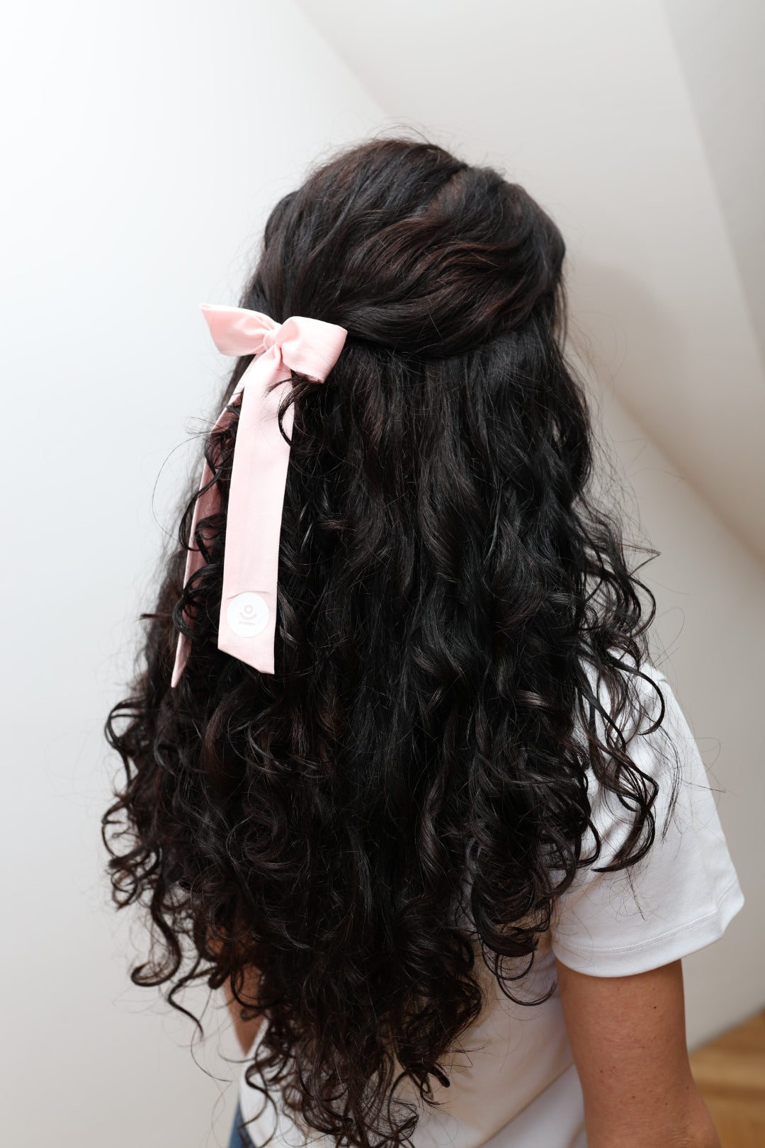różowe scrunchie do włosów